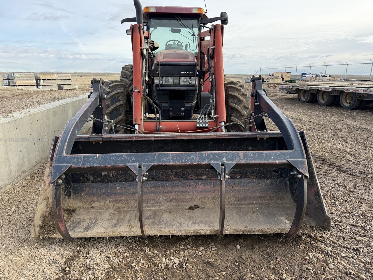 2005 Case IH MXM130 Image 2