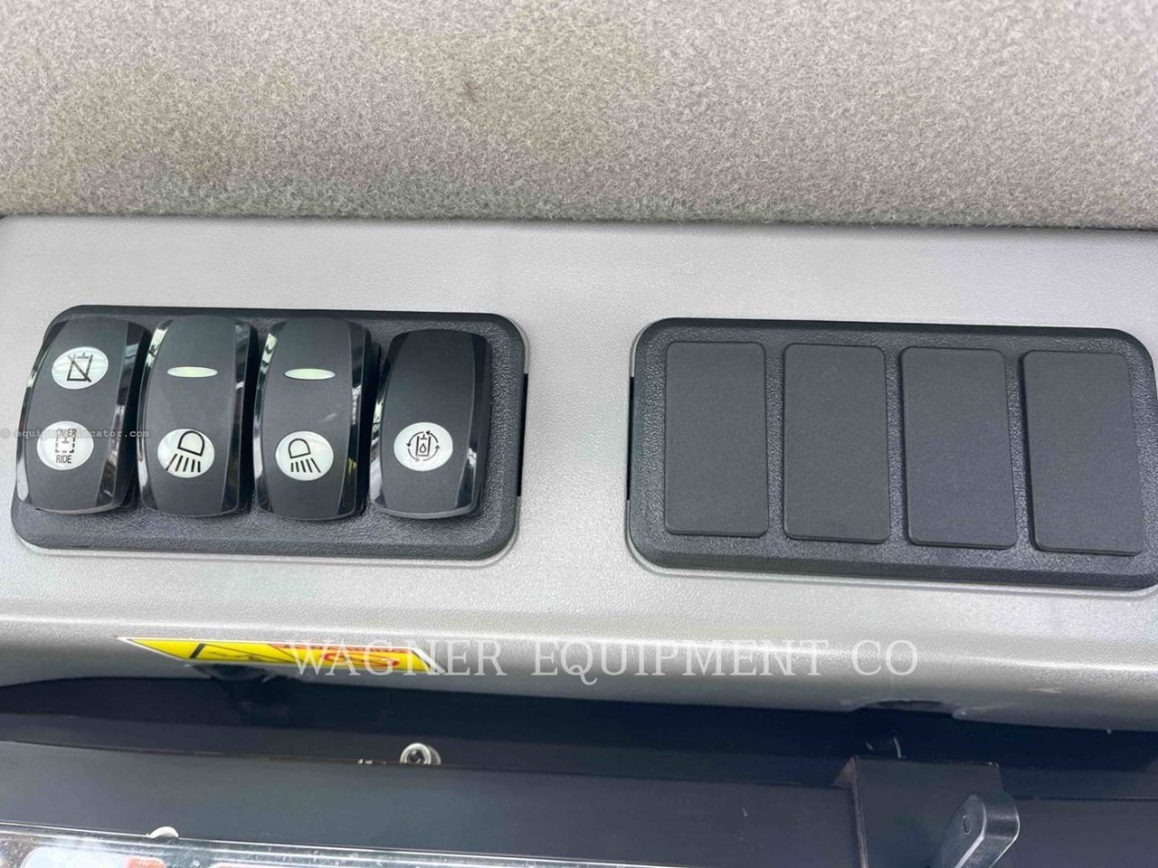 2017 Caterpillar 236D Image 10