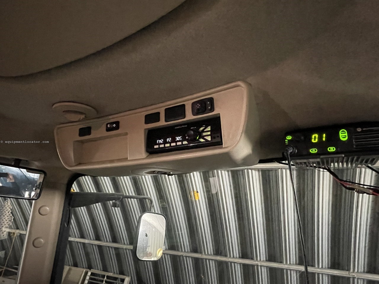 2010 John Deere 8320R Image 18