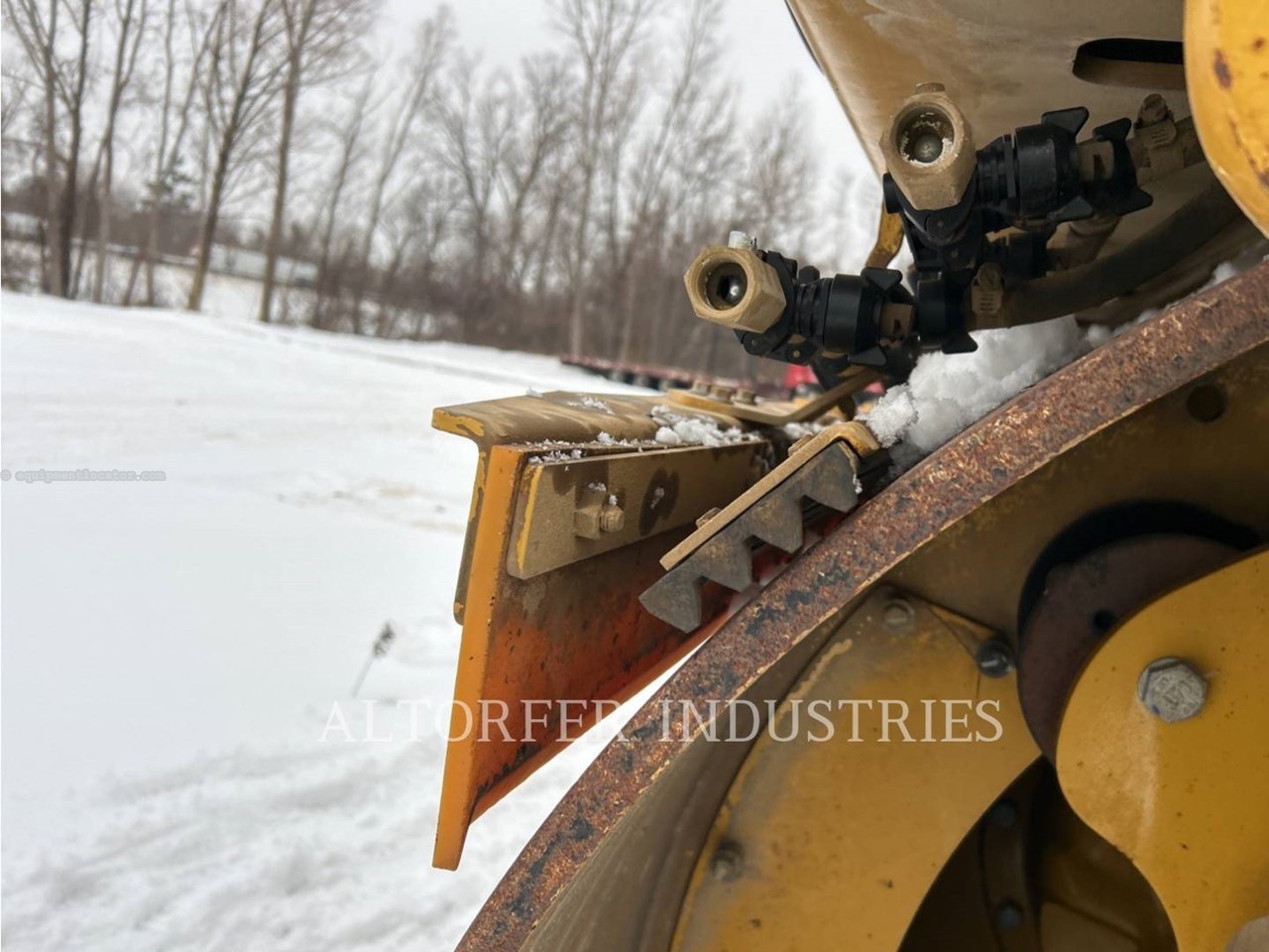 2021 Caterpillar CB15 Image 4