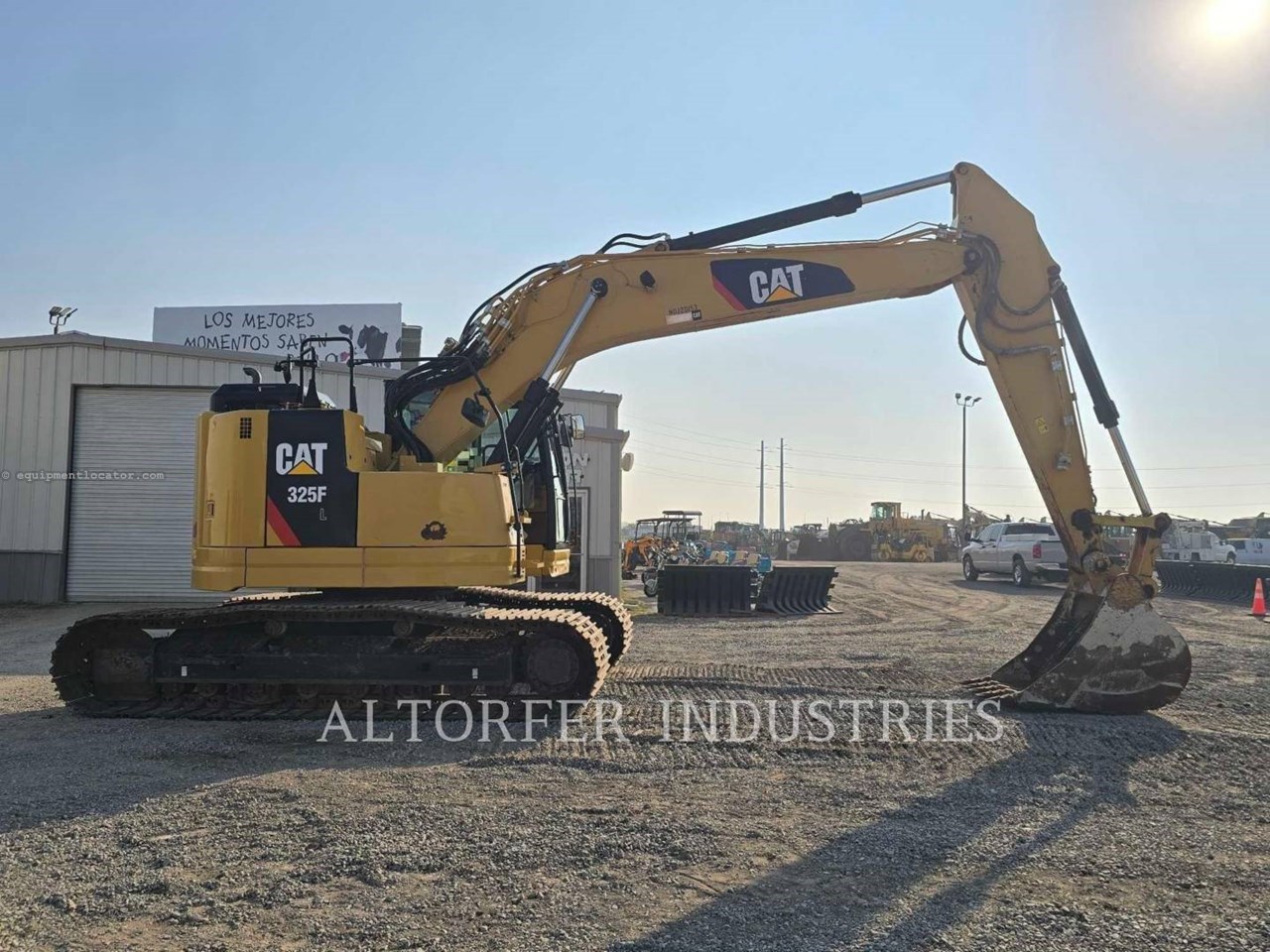 2018 Caterpillar 325FL CR Image 10
