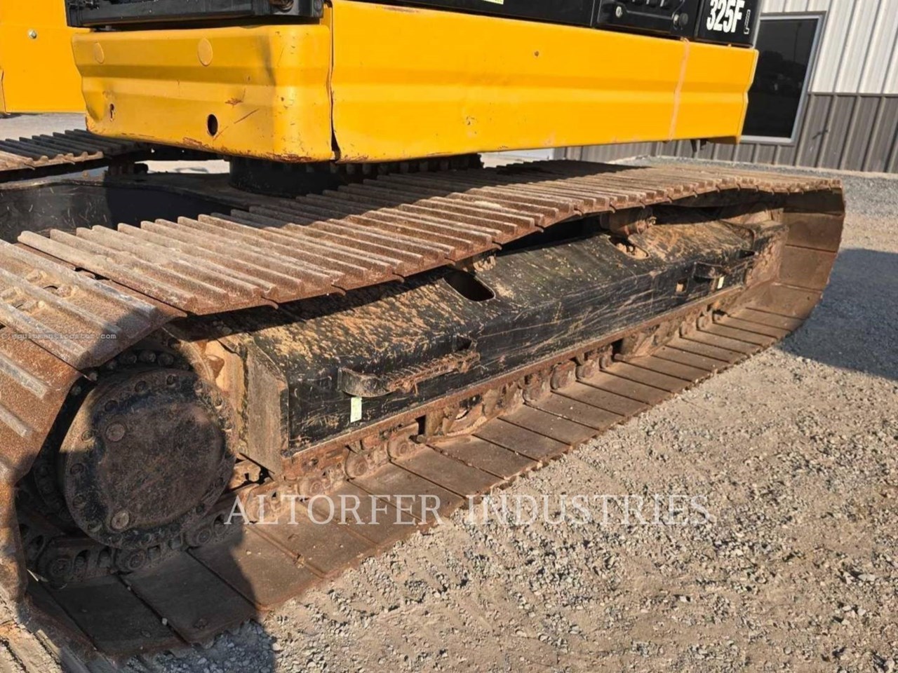 2018 Caterpillar 325FL CR Image 18