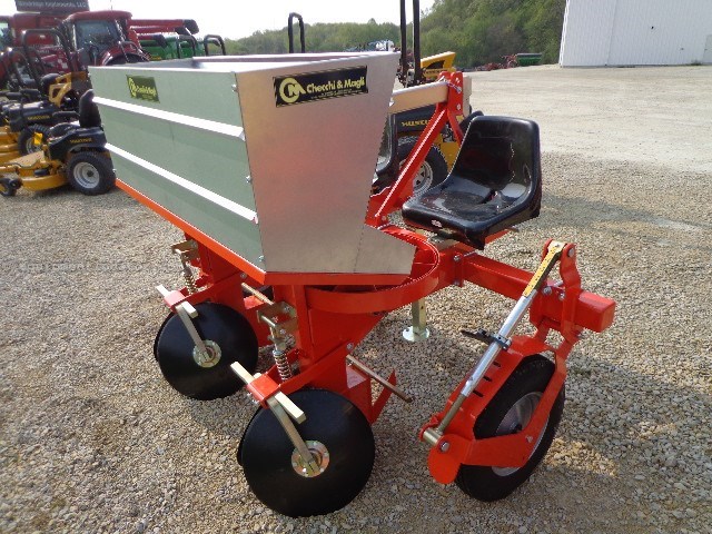 2024 Checchi & Magli F300L 2 ROW POTATO PLANTER Image 2