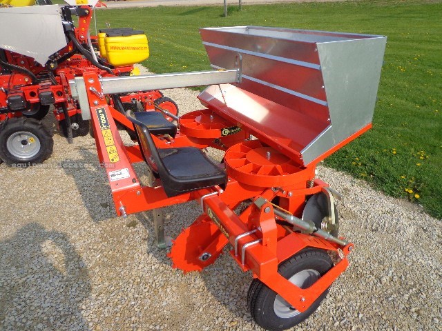 2024 Checchi & Magli F300L 2 ROW POTATO PLANTER Image 4