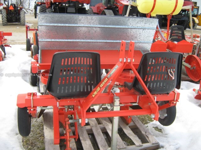 2024 Checchi & Magli F300L 2 ROW POTATO PLANTER Image 9