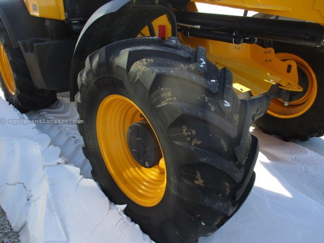 2023 JCB TM320 Image 9