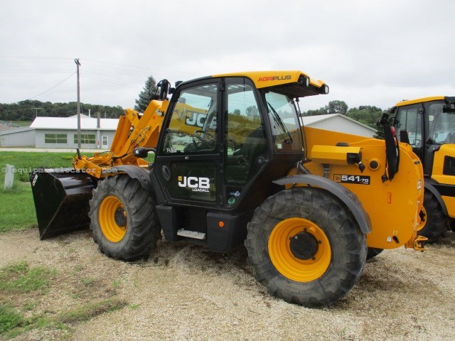 2017 JCB 541-70 Agri-Plus Image 2