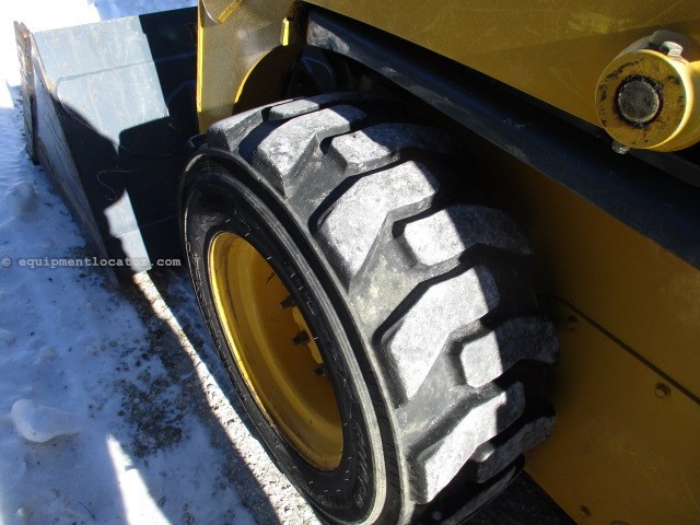 2015 Gehl R220 Image 13