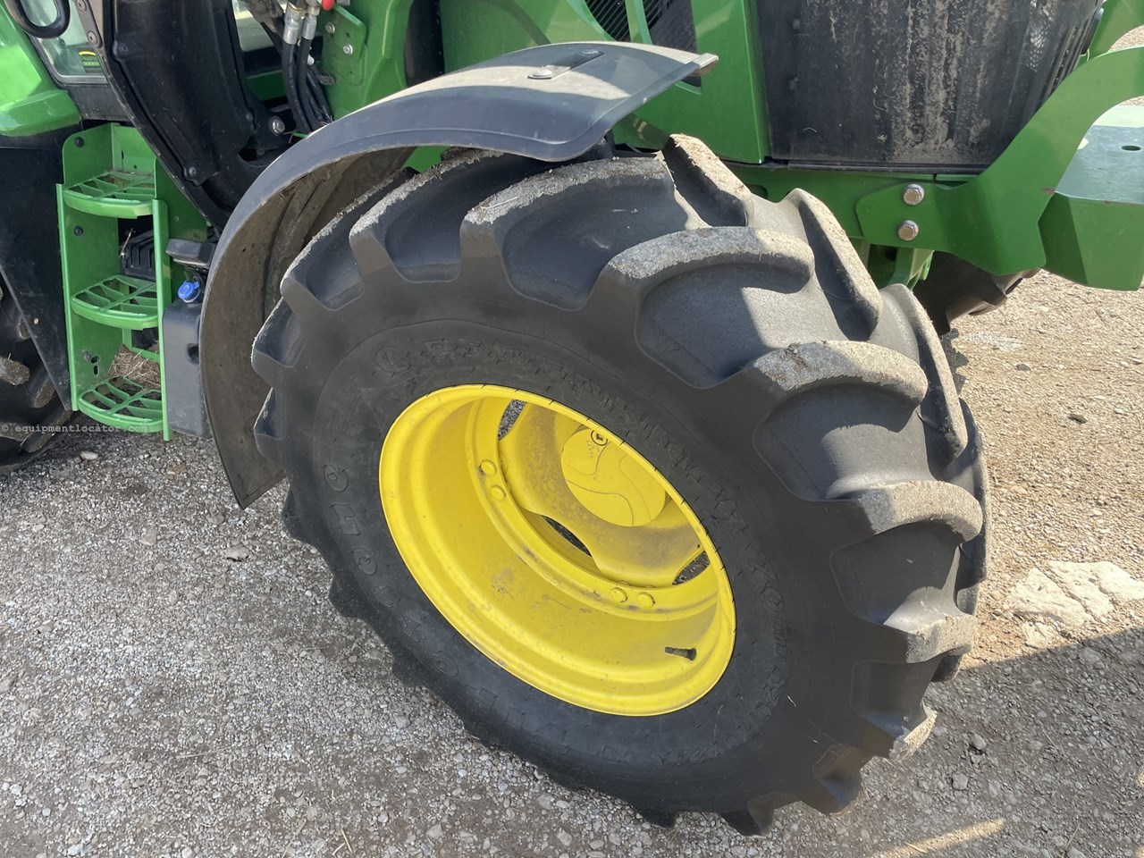 2023 John Deere 6110M Image 13