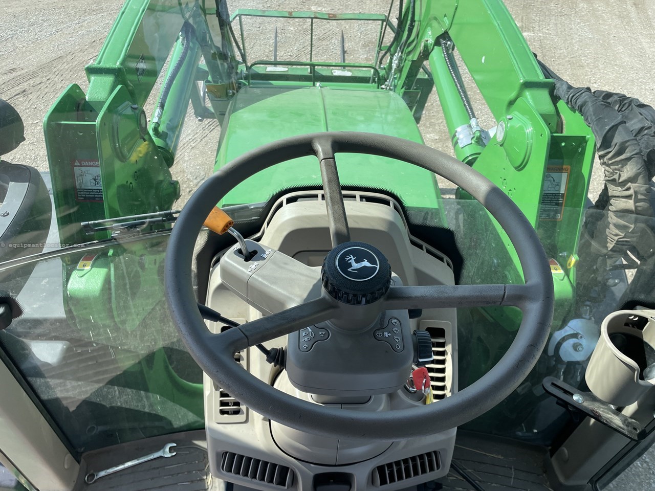 2023 John Deere 6110M Image 23