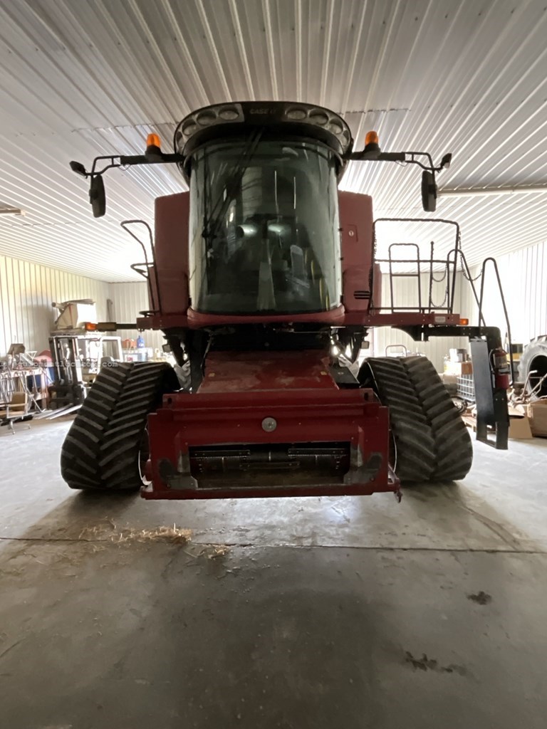 2015 Case IH 8240T Image 10