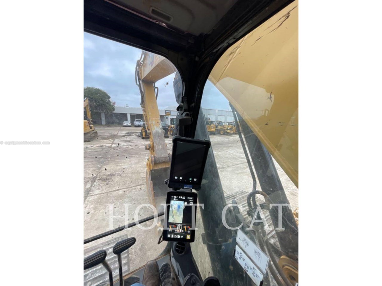 2023 Caterpillar 352 12 TC Image 10