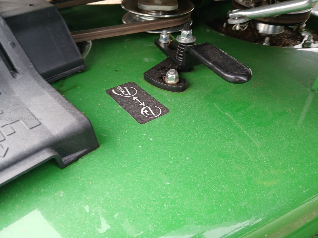 2024 John Deere X739 Image 7