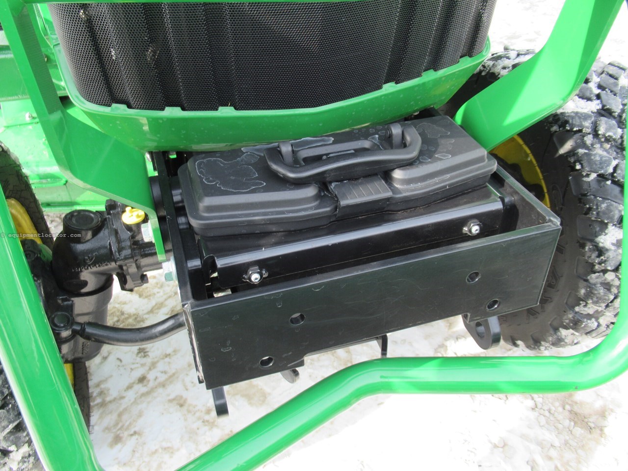 2022 John Deere 2025R Image 10