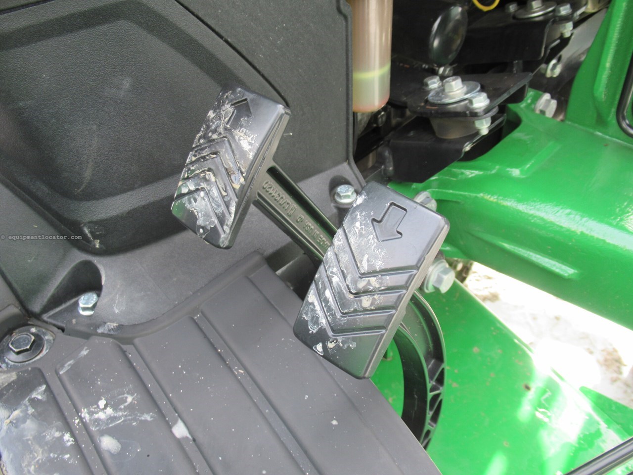 2022 John Deere 2025R Image 22