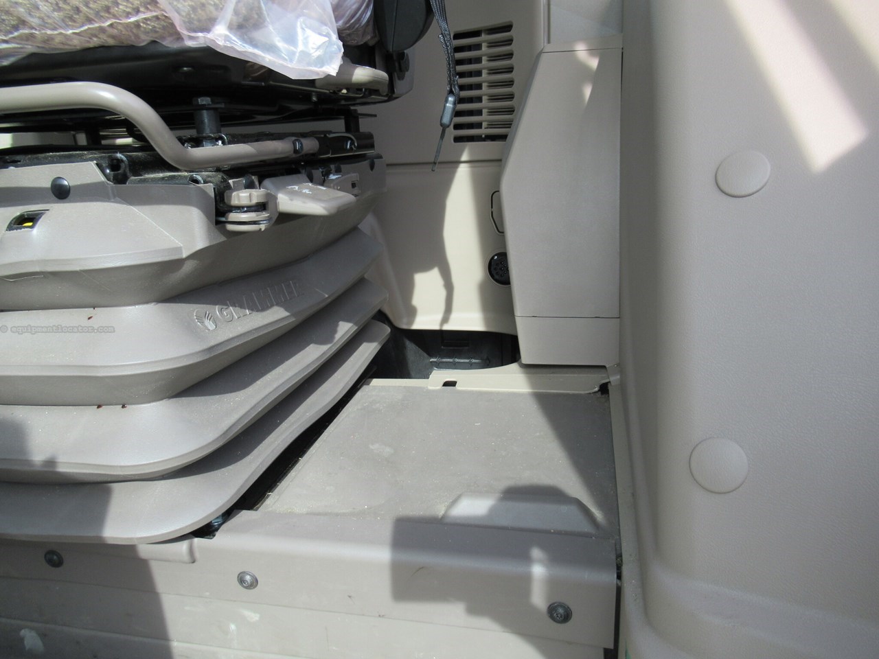 2024 John Deere 6130M Image 32