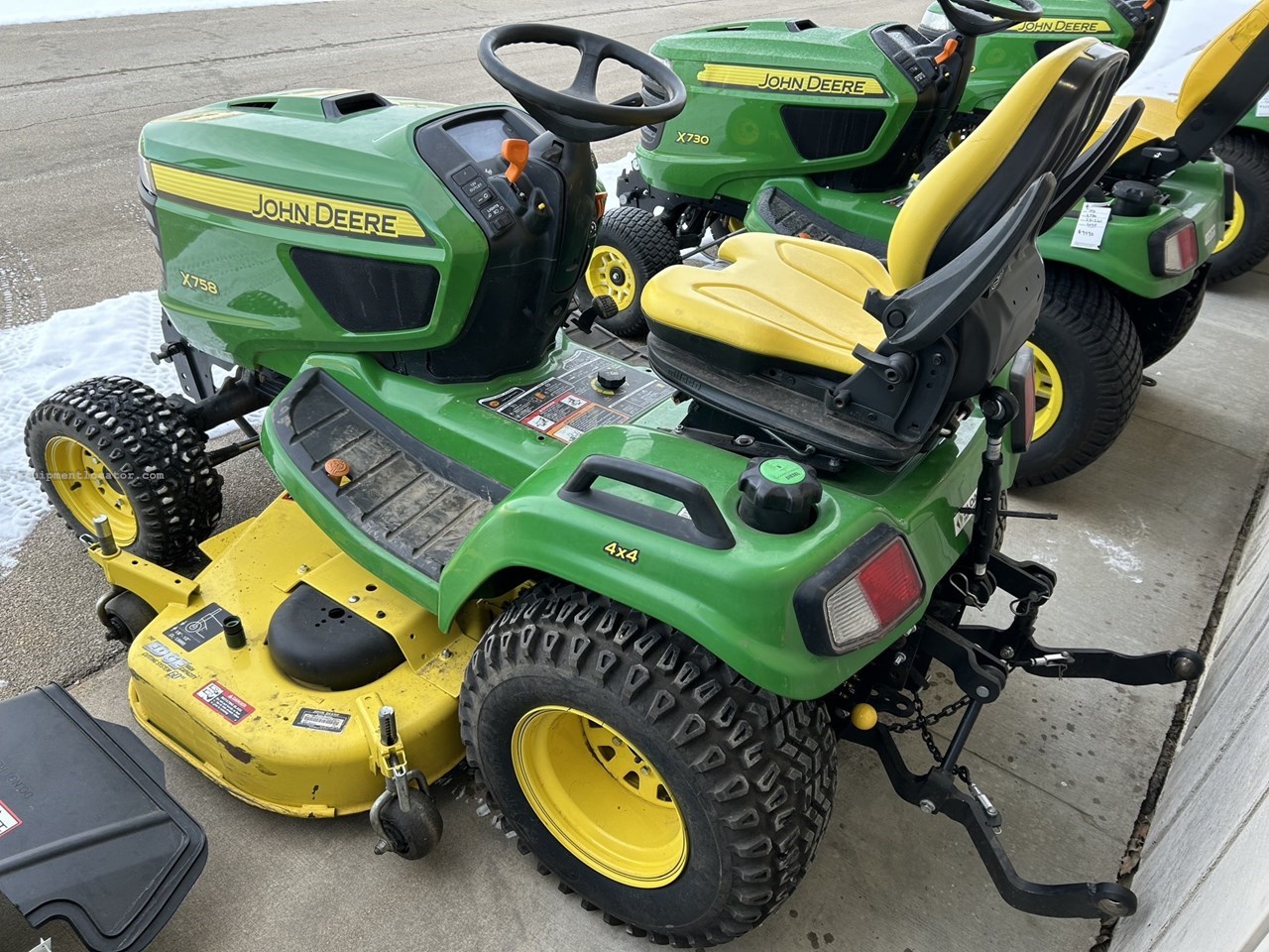 2017 John Deere X758 Image 4