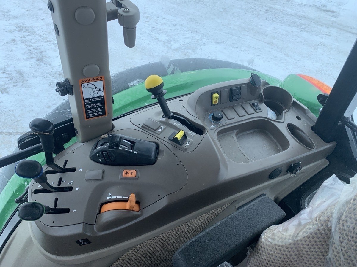 2022 John Deere 5130M Image 11