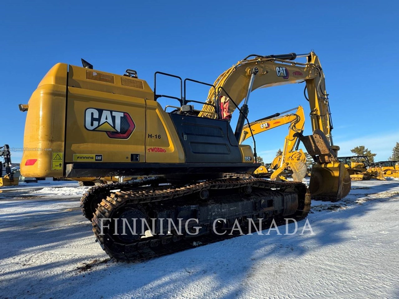 2023 Caterpillar 352-08 Image 3