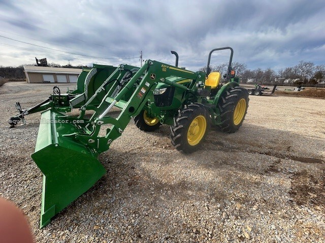 2025 John Deere 5075E Image 11