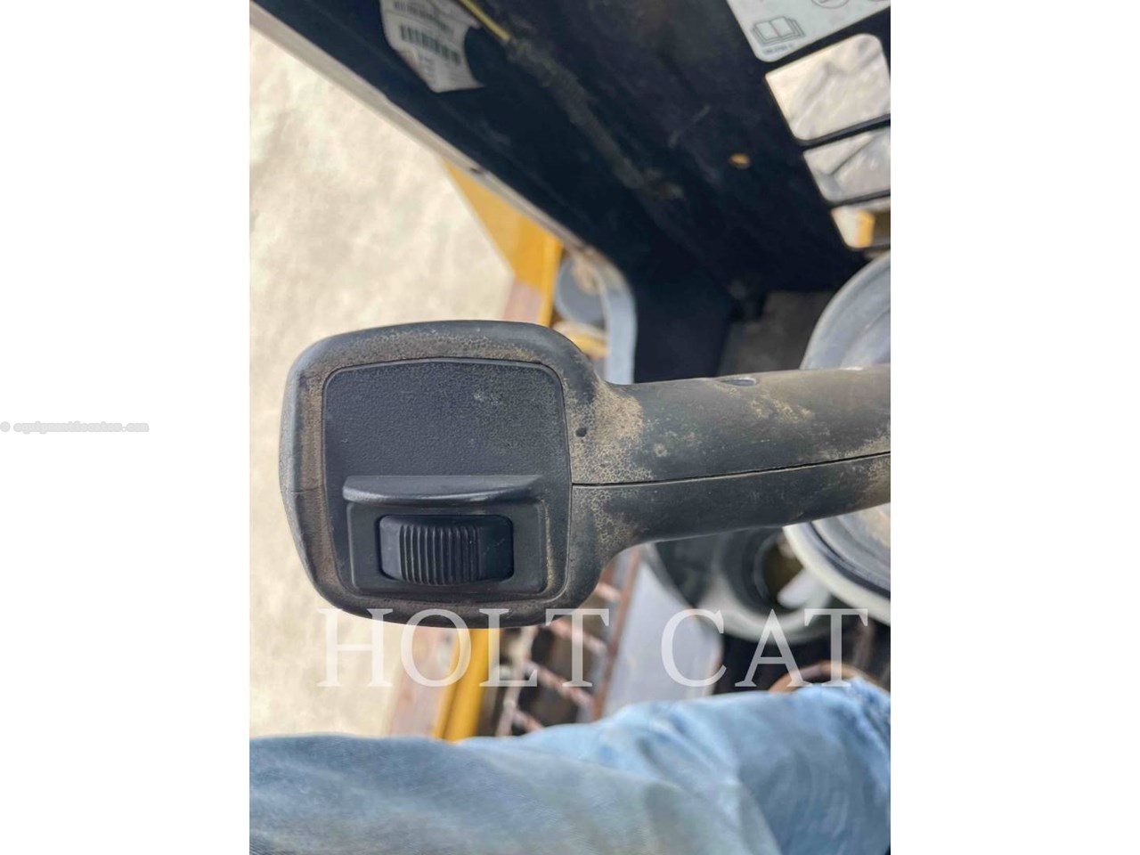 2019 Caterpillar 232D Image 10