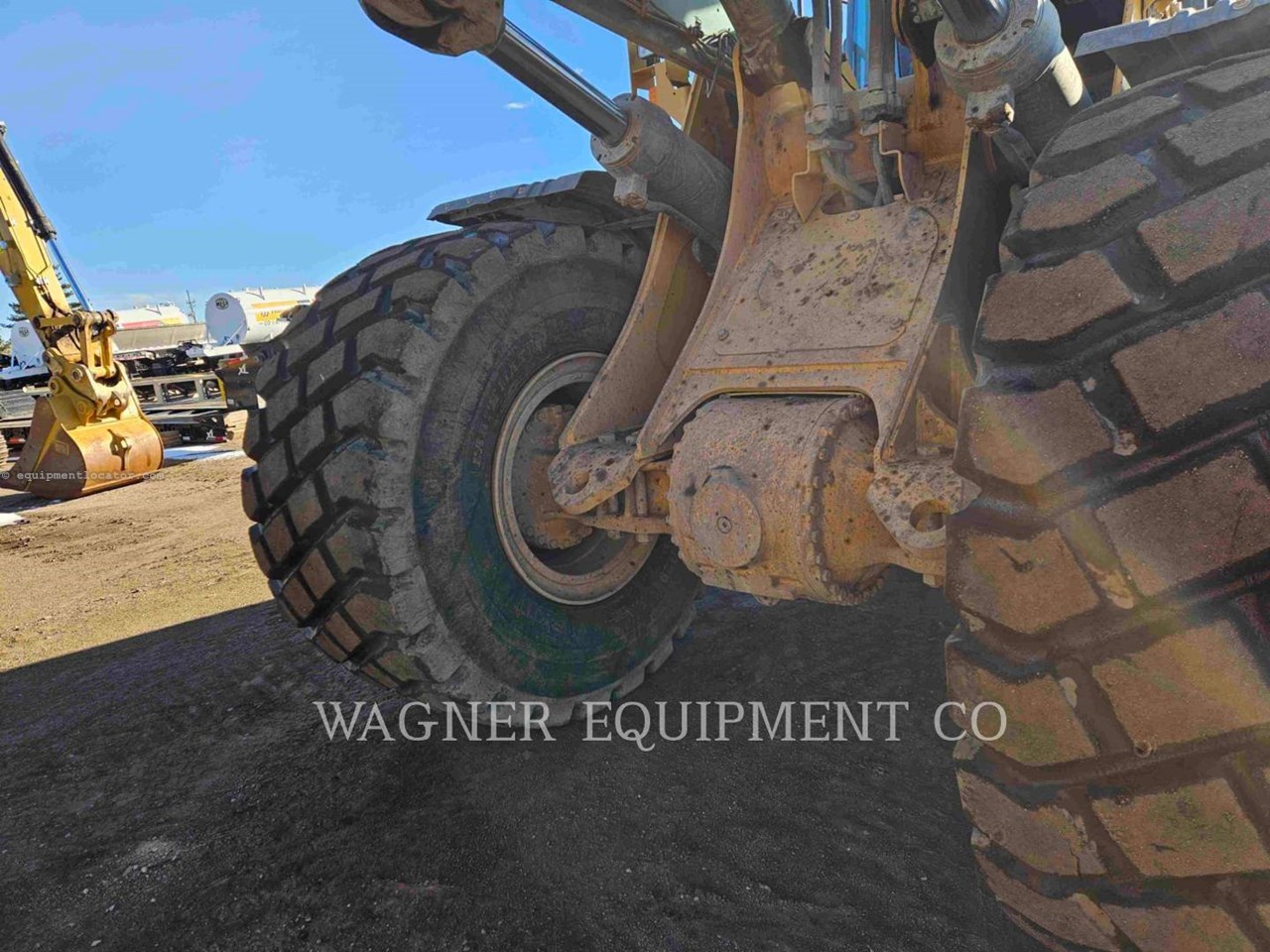 2021 John Deere 844L AG Image 14