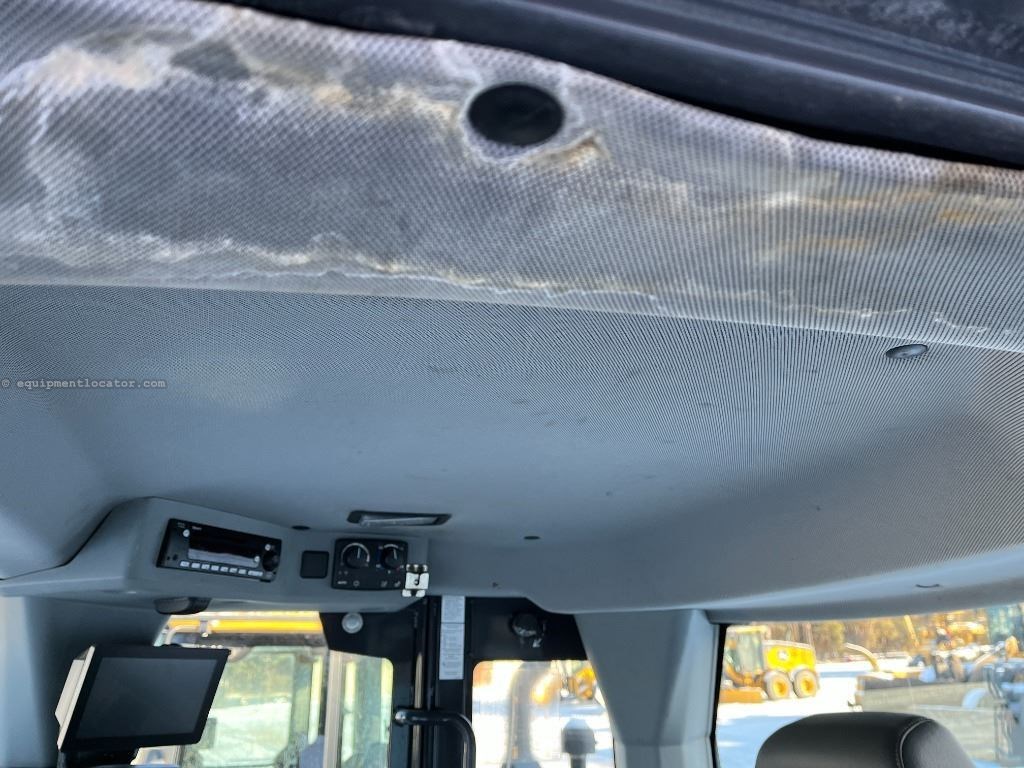 2024 John Deere 624P Image 10