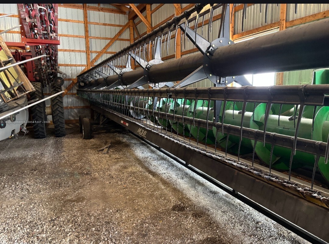 2011 John Deere 635F Image 3