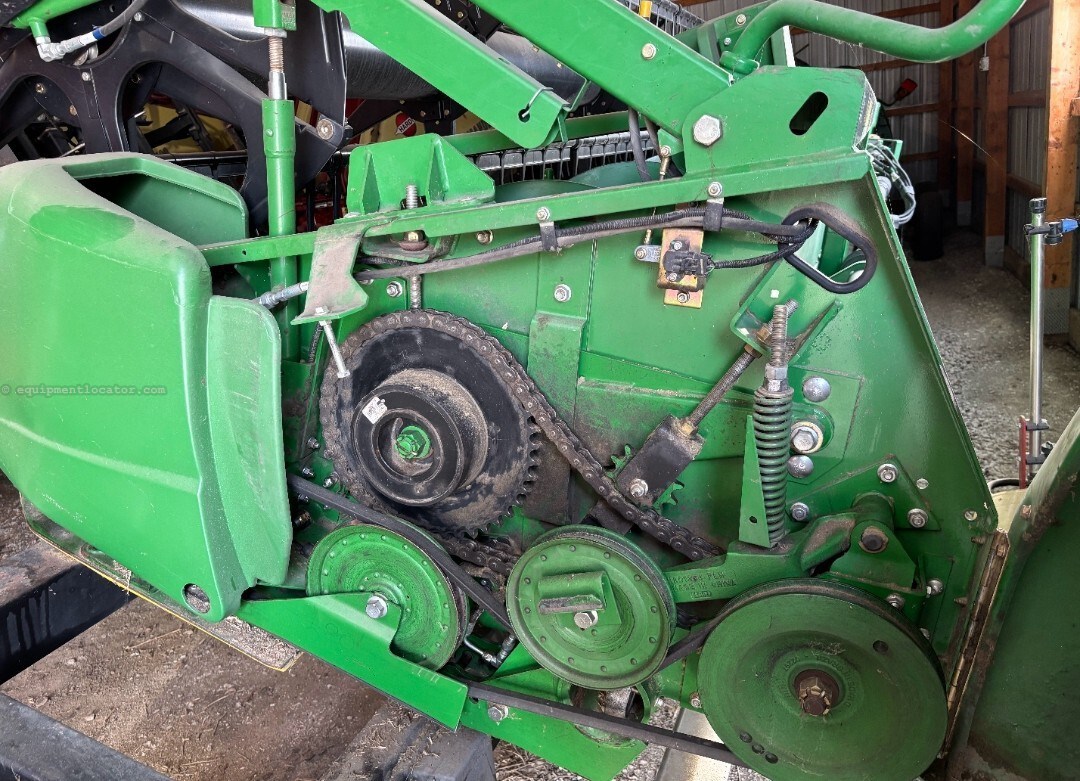 2011 John Deere 635F Image 4