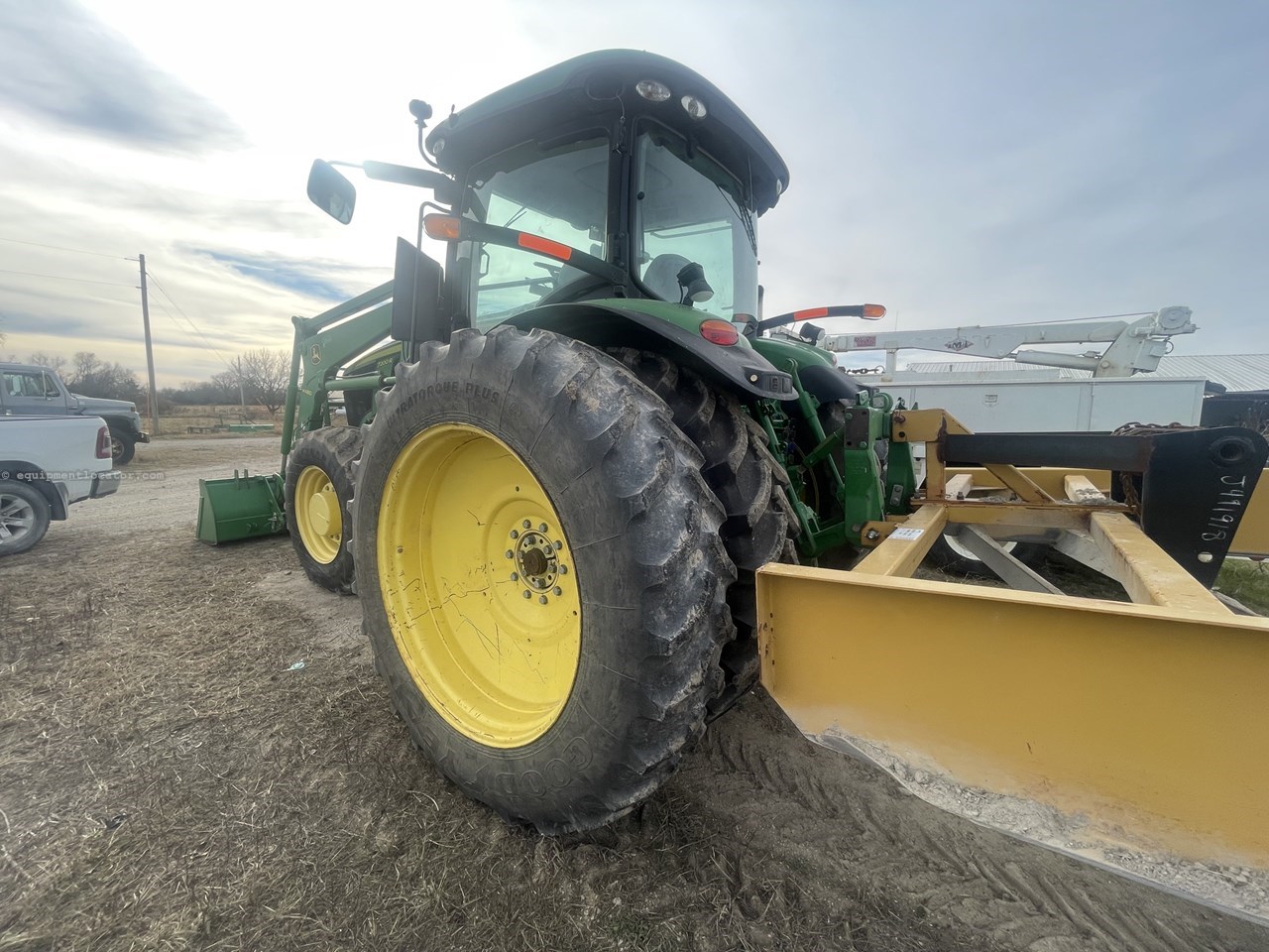 2011 John Deere 7200R Image 10