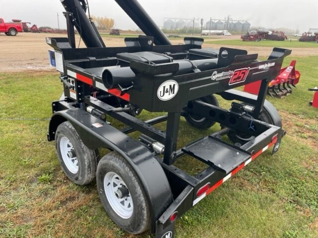 2024 J & M 251 ST Pro Box Image 2