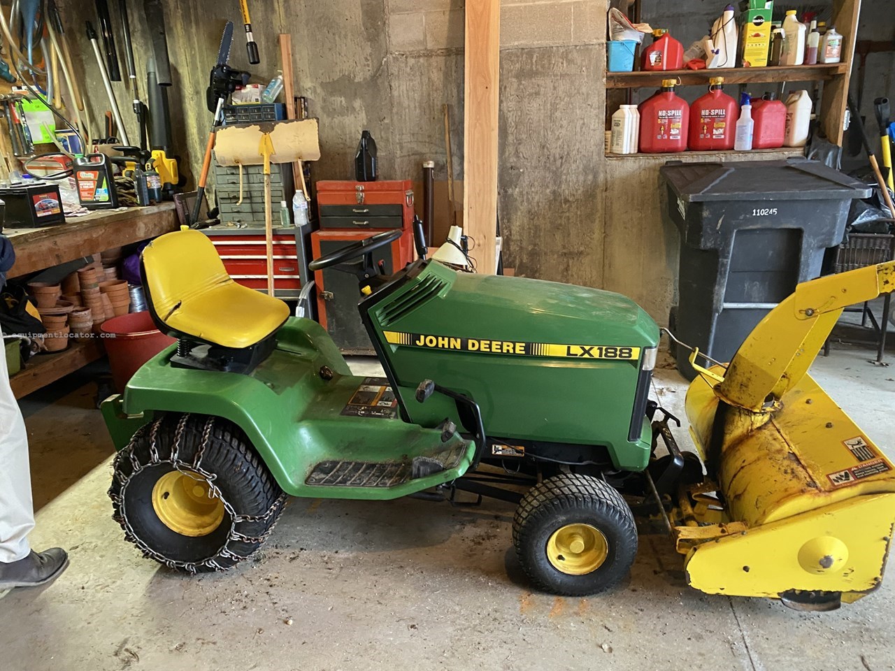 1997 John Deere LX188 Image 2