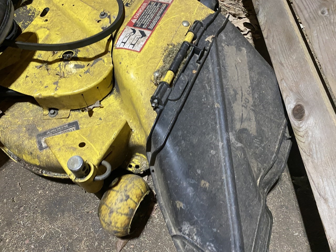 1997 John Deere LX188 Image 11