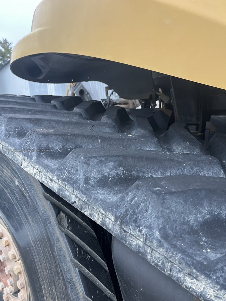 2013 Challenger MT765D Image 10