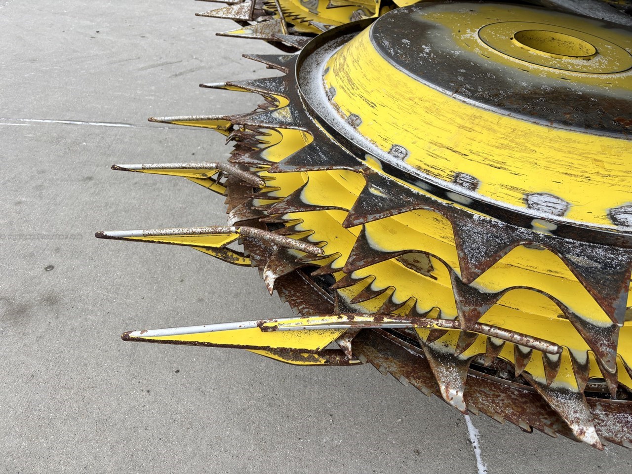 2024 John Deere 772 Image 31