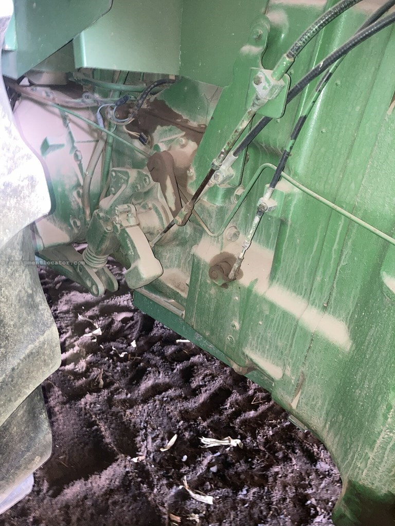 1979 John Deere 8440 Image 16