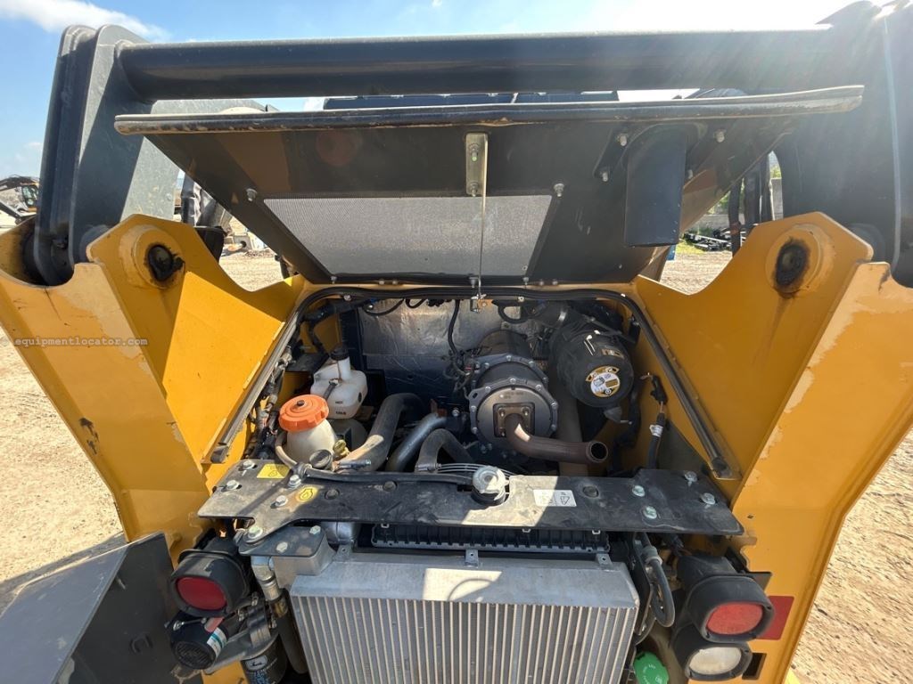 2024 John Deere 317G Image 14