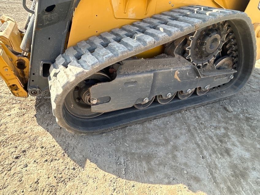 2024 John Deere 317G Image 27