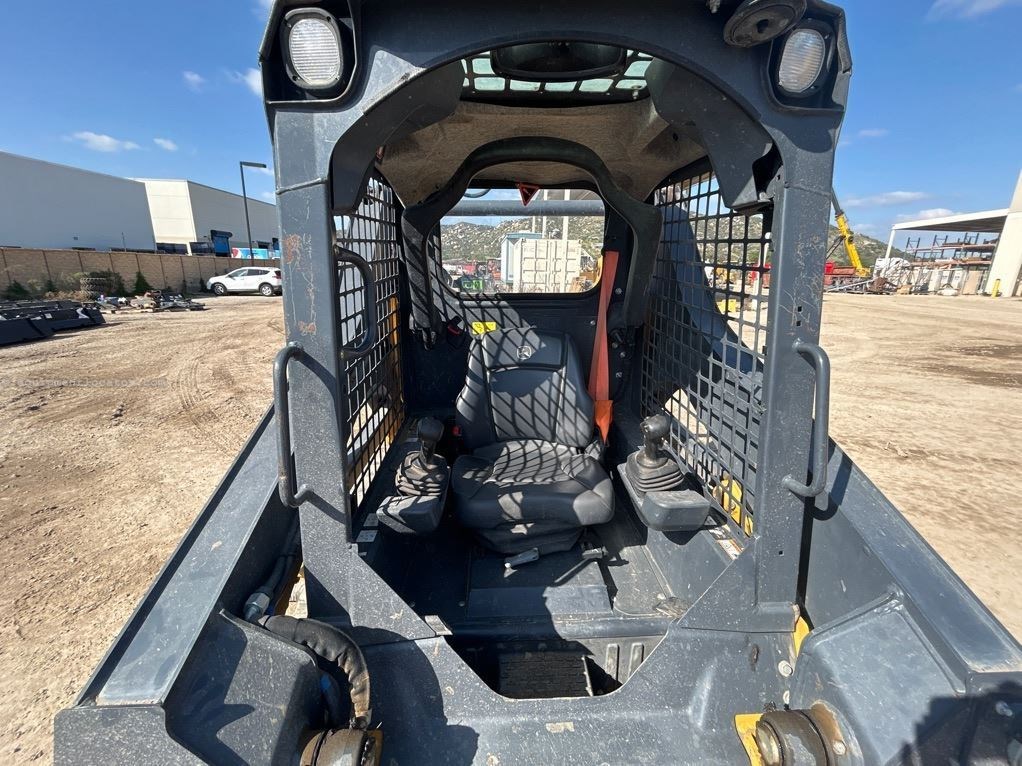 2024 John Deere 317G Image 29