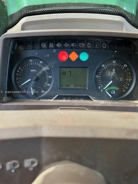 2003 John Deere 7220 Image 10