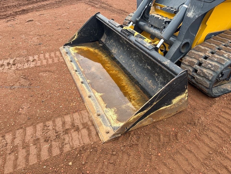 2023 John Deere 333G Image 10