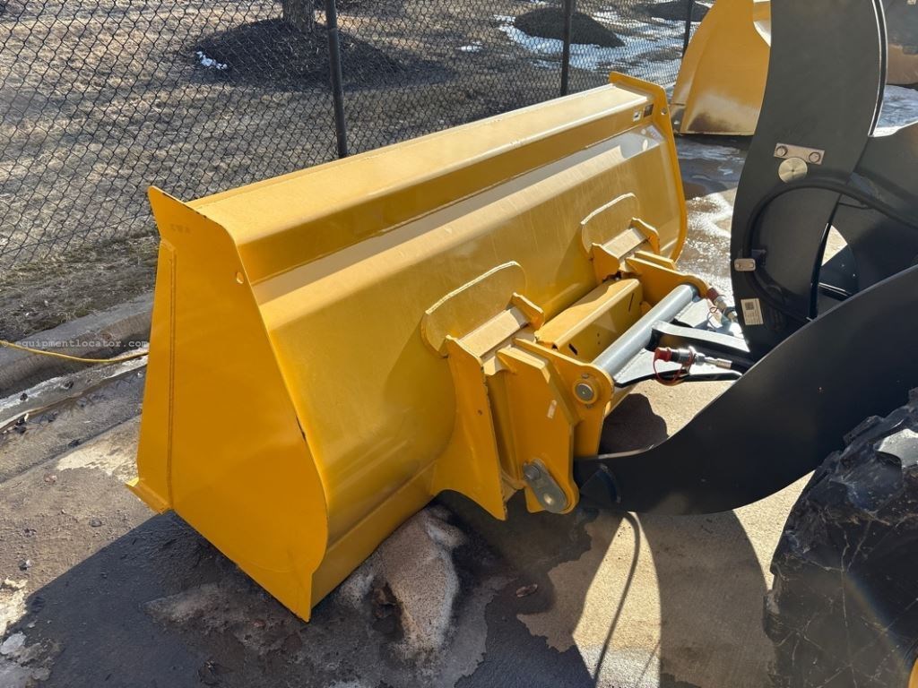 2024 John Deere 204G Image 10