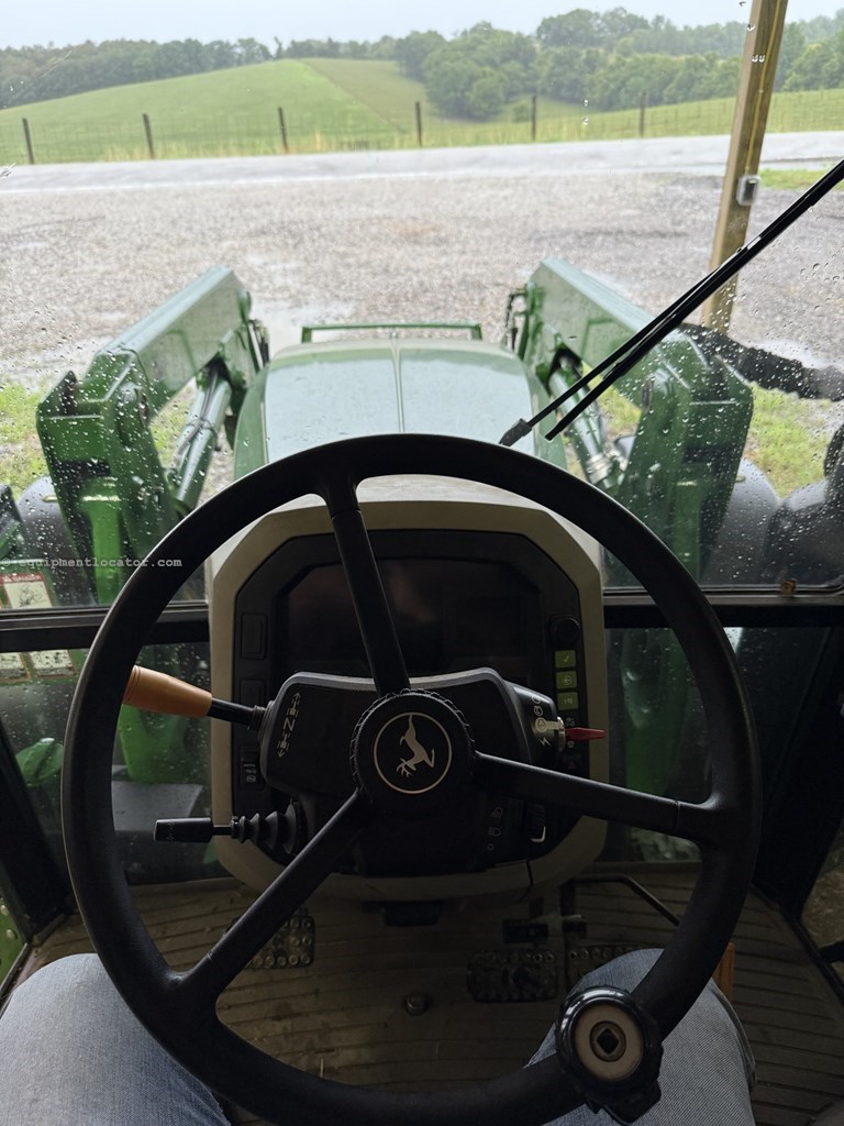 2022 John Deere 5125M Image 10