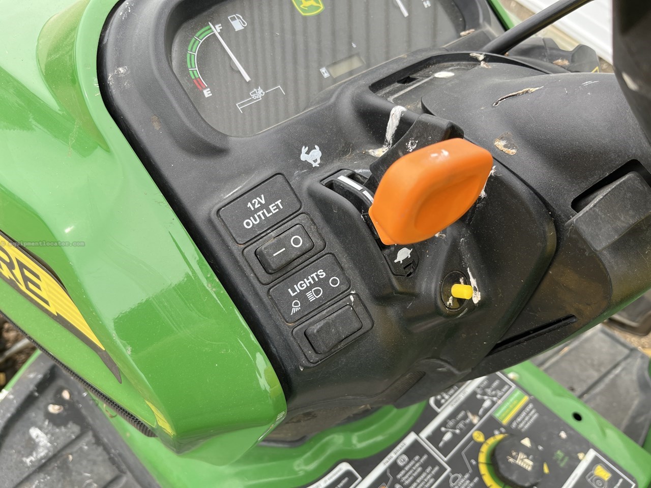 2015 John Deere X710 Image 7