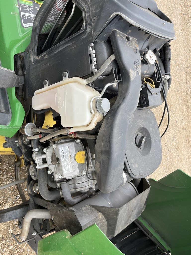 2015 John Deere X710 Image 10