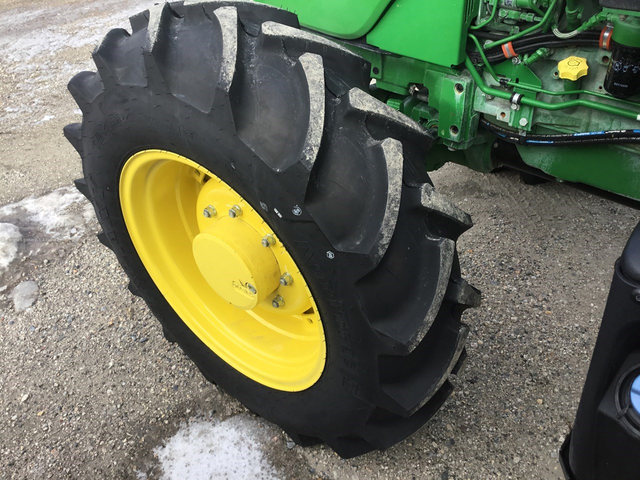 2024 John Deere 5100E Image 10