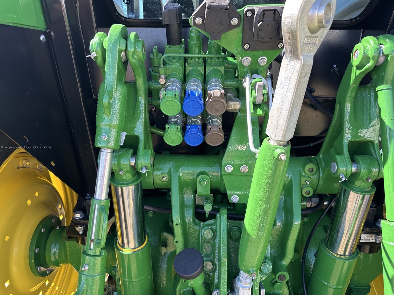 2025 John Deere 5120M Image 10