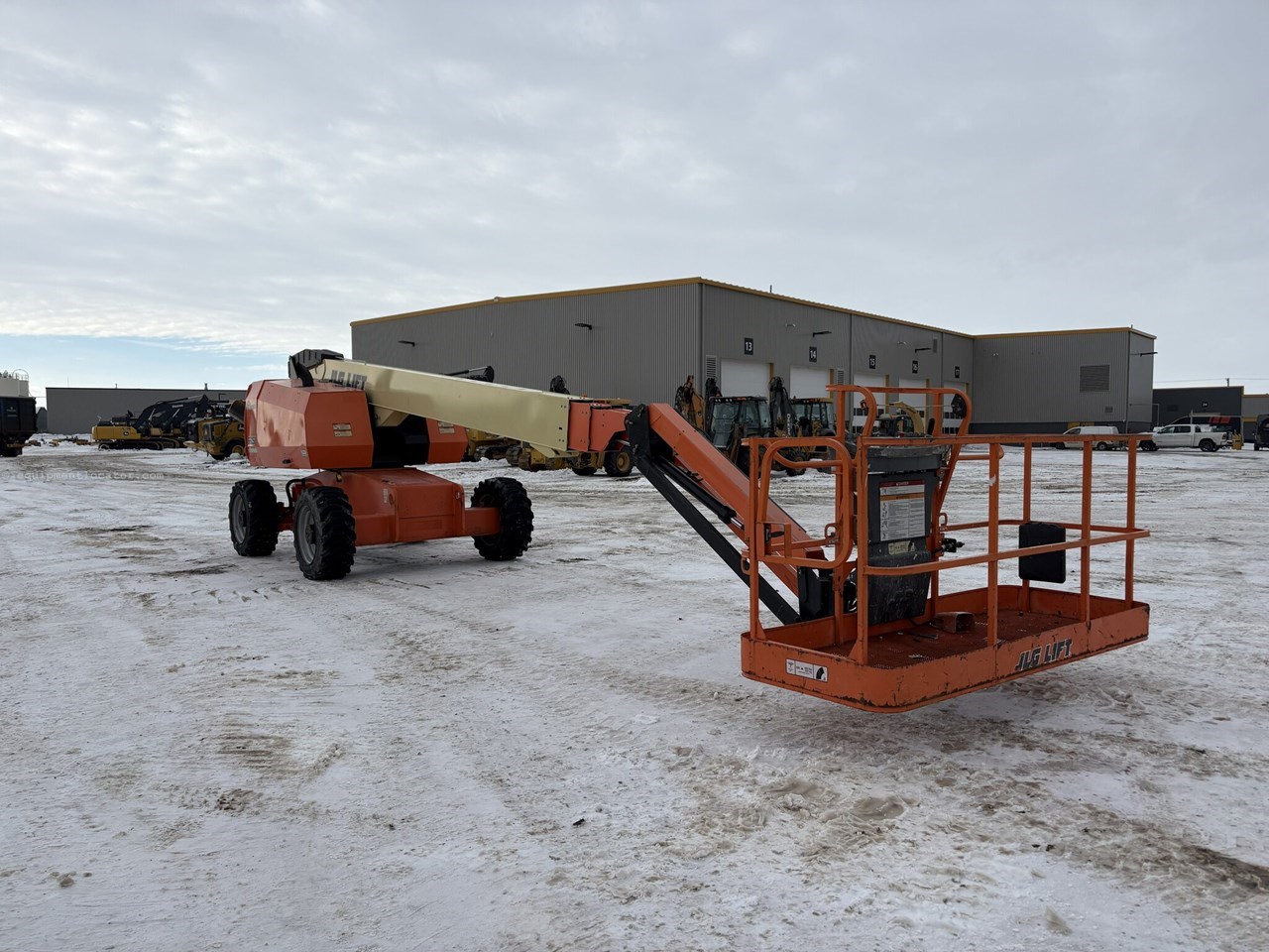 2011 JLG 660SJ Image 2