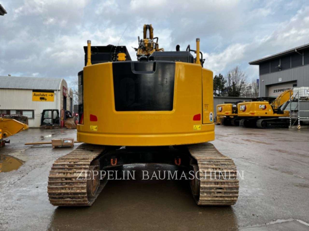 2019 Caterpillar 325FL Image 3