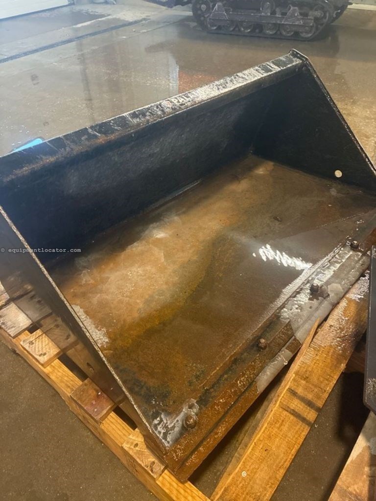 2025 Paladin Mini Buckets 42" Image 6